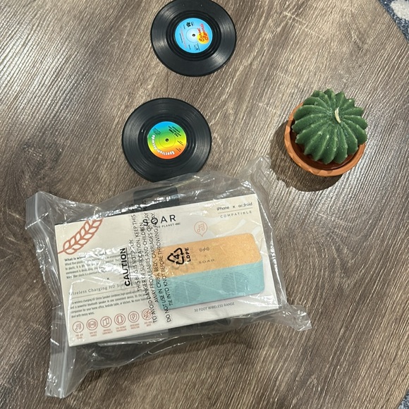 SOAR Eco-Friendly Wheat Fiber Wireless Charging Hub Bluetooth Speaker - Picture 6 of 8